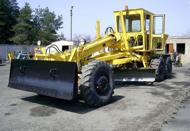 АВТОГРЕЙДЕР “ДЗ-122”