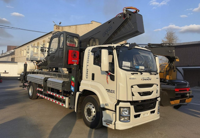 Аренда автовышки Isuzu GIGA 45 м в Москве и Московской области
