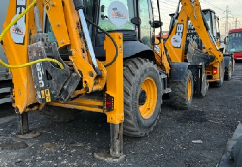 ЭКСКАВАТОР ПОГРУЗЧИК “JCB 3CX”